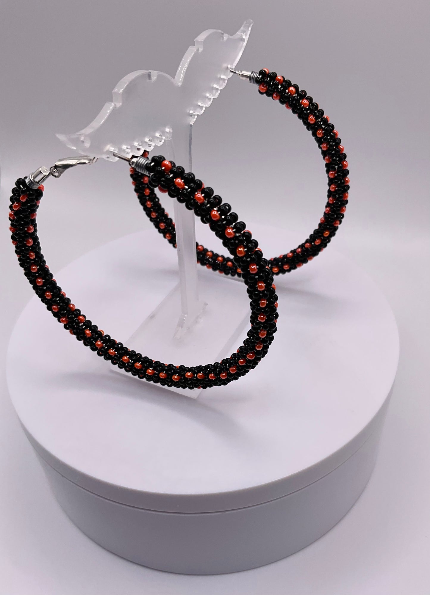 Spicy black earrings hoop