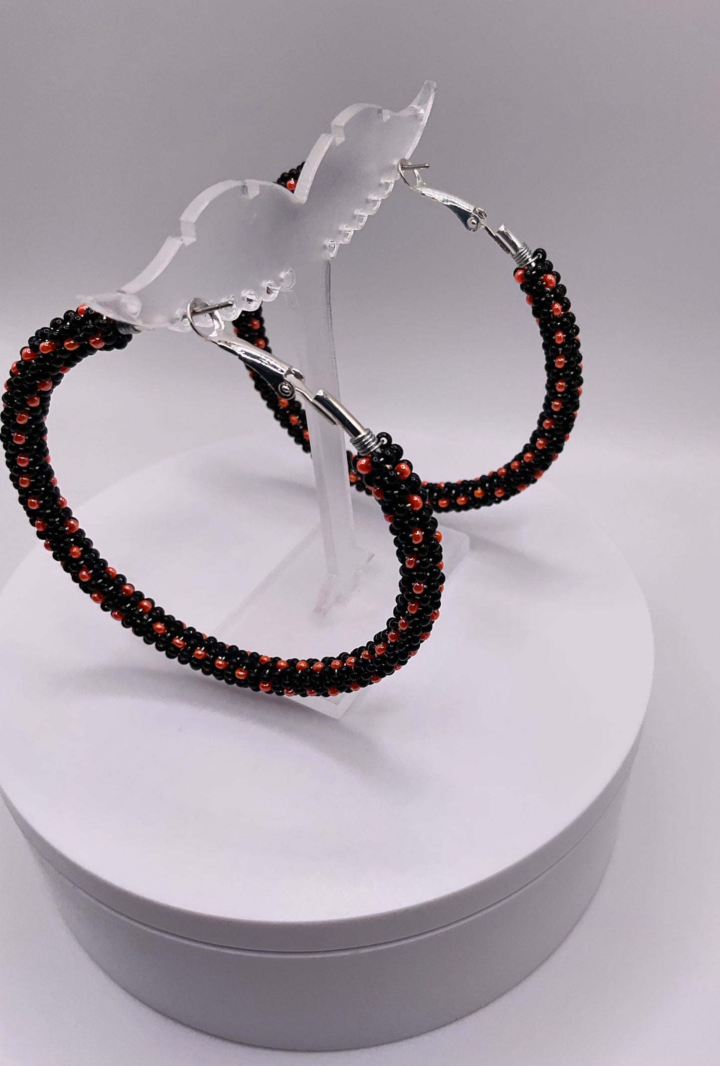 Spicy black earrings hoop