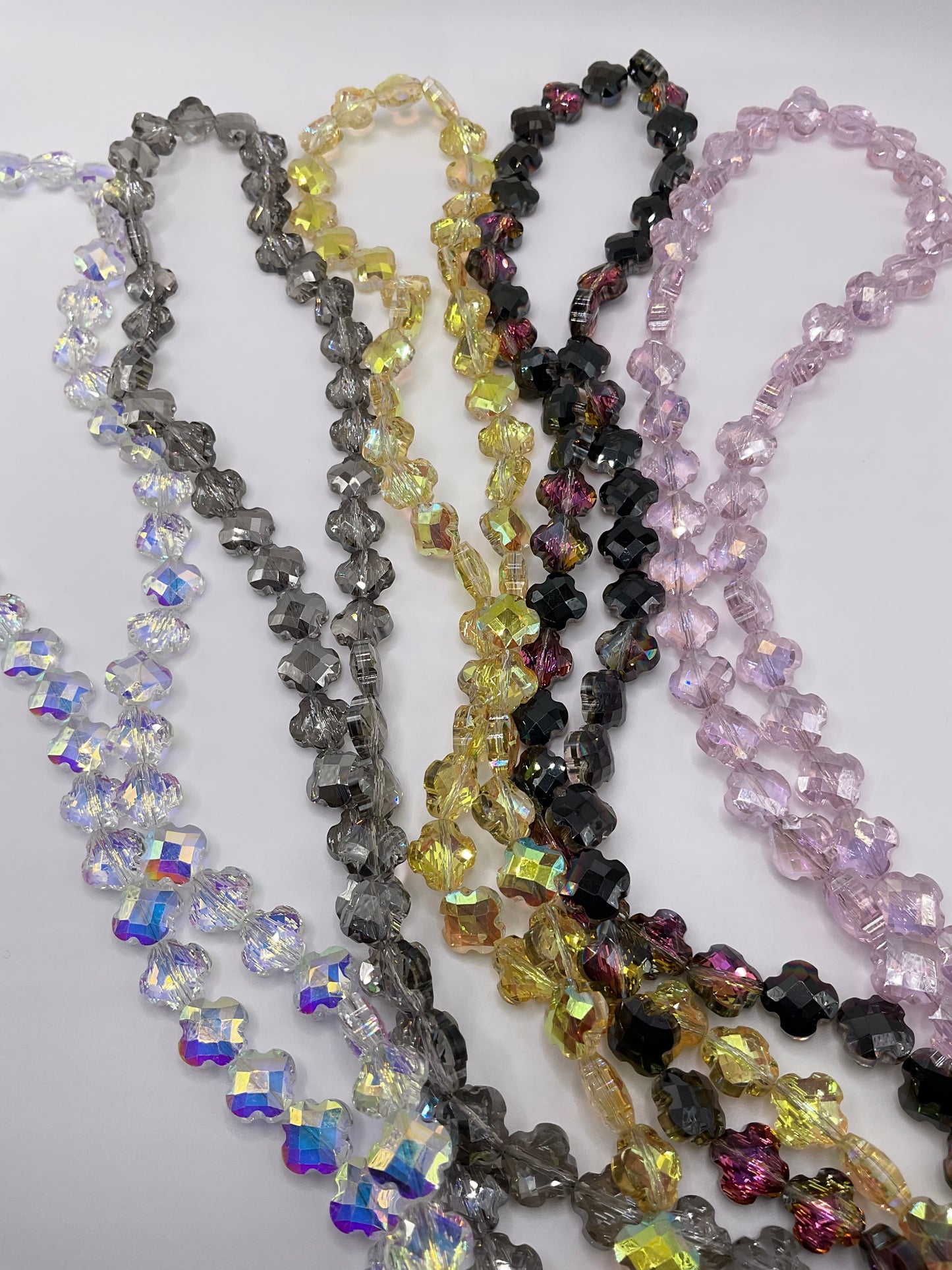 Clover accents beads