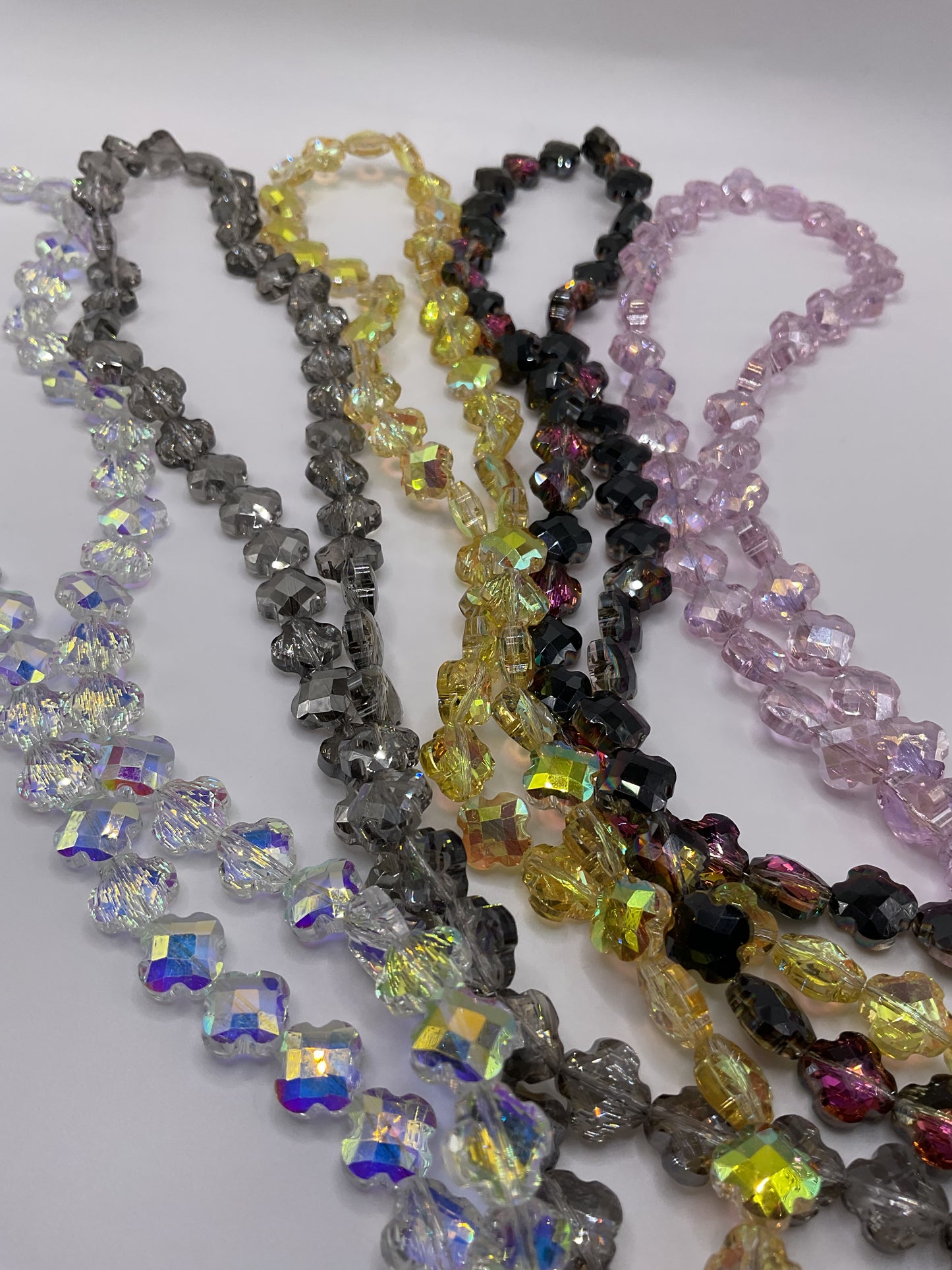 Clover accents beads